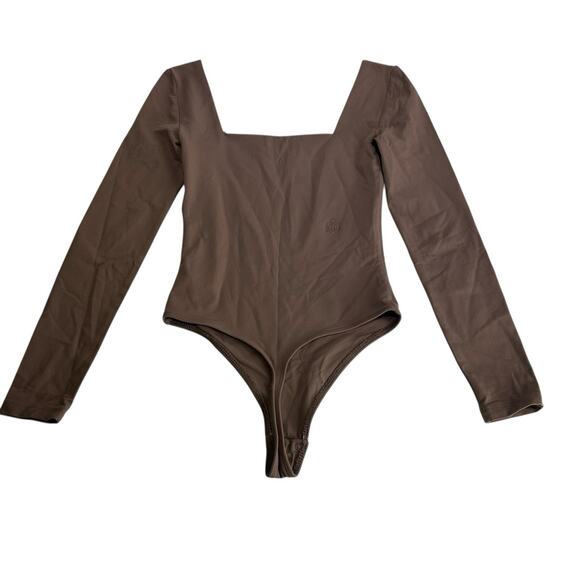 Aritzia Babaton Contour Brown Square Neck Long Sleeve Bodysuit Size XS - Picture 5 of 8
